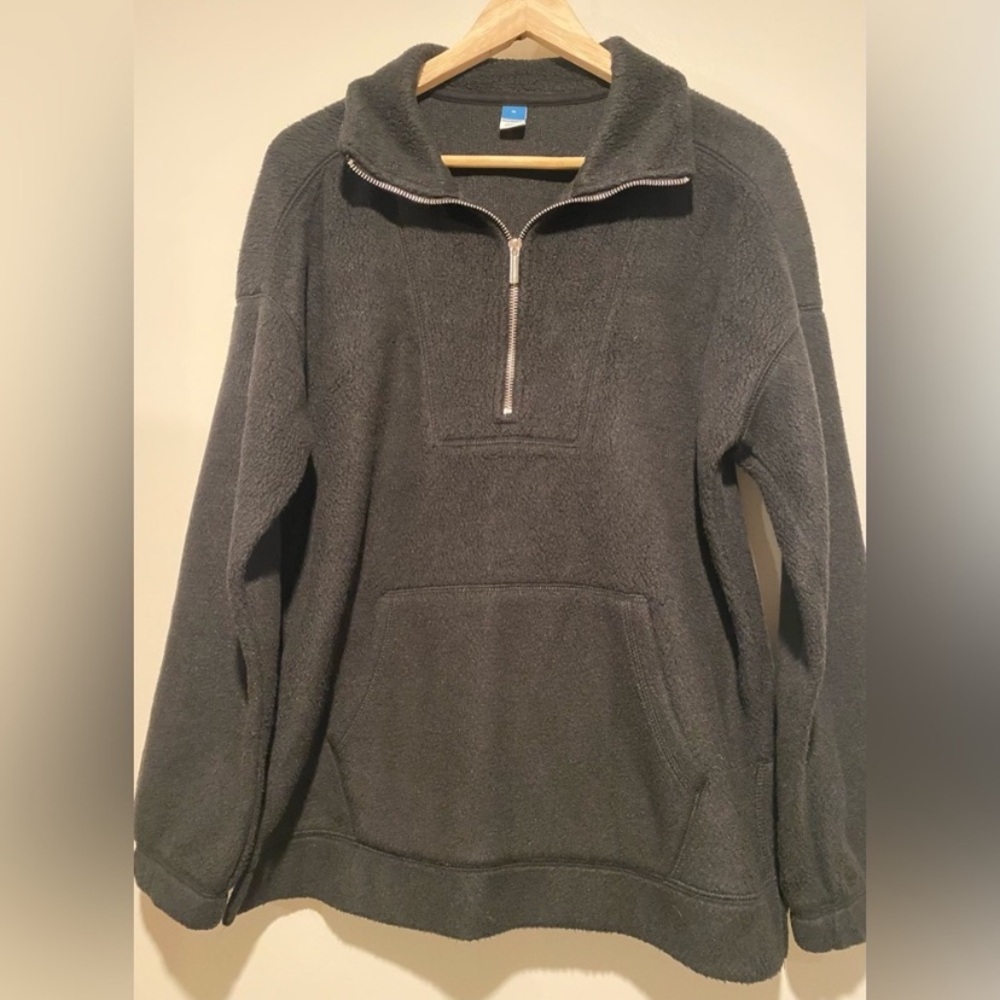 Old Navy women’s black Zip-Up fleece